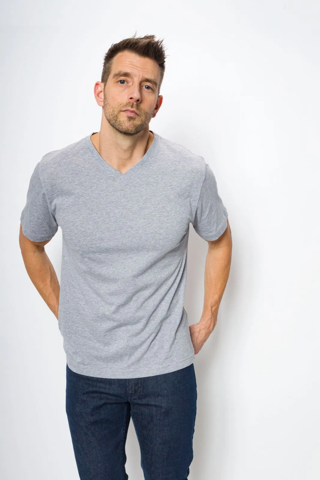 Jamison Unbranded | Men's Anti-Stain Logo-less V-neck Tee