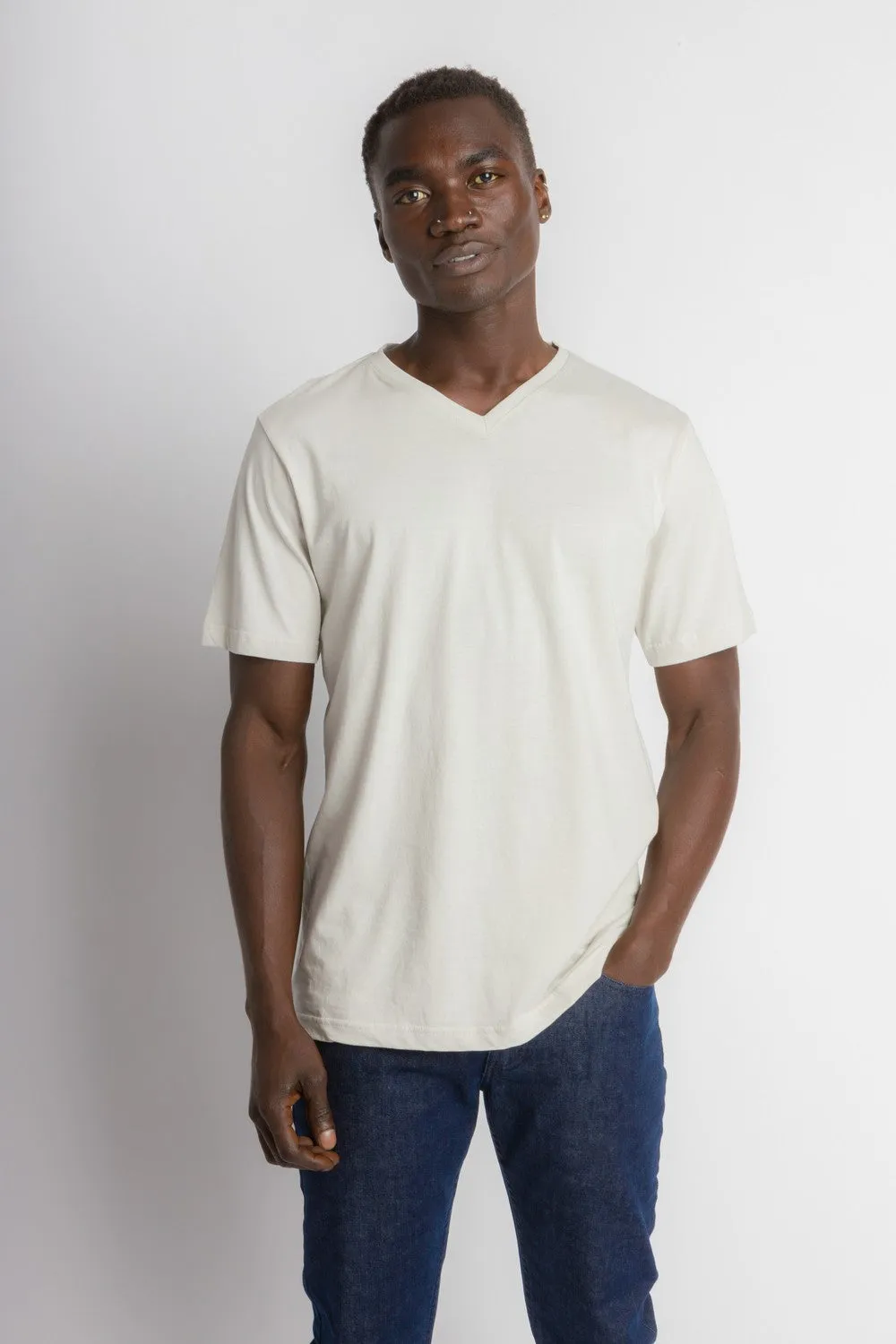 Jamison Unbranded | Men's Anti-Stain Logo-less V-neck Tee