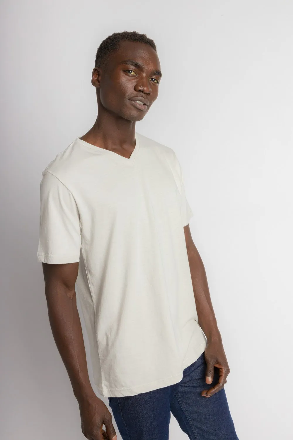 Jamison Unbranded | Men's Anti-Stain Logo-less V-neck Tee